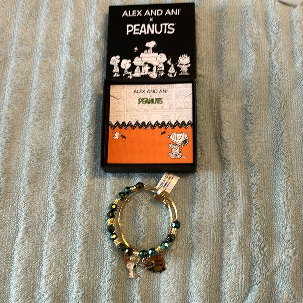 NWT Alex and ani x peanuts the great pumpkin Charlie Brown bracelet